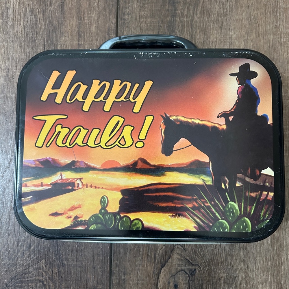 Vintage-Style Accoutrements Cowboy Tin Lunch Box - Picture 2 of 5